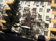 Satılır 2 otaqlı 60 m2 köhnə tikili Memar Əcəmi m.