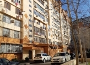 Satılır 2 otaqlı 60 m2 köhnə tikili Ayna Sultanova heykəli