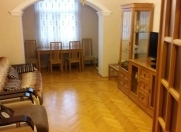 Satılır 2 otaqlı 62 m2 köhnə tikili Elmlər Akademiyası m.