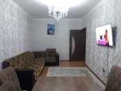 Satılır 3 otaqlı 90 m2 köhnə tikili Azadlıq prospekti m.