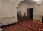 Satılır 4 otaqlı 100 m2 köhnə tikili Yeni Yasamal