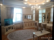 İcarəyə verilir 2 otaqlı 90 m2 yeni tikili Memar Əcəmi m.