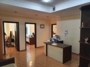 İcarəyə verilir 6 otaqlı 282 m2 ofis Nəsimi r.