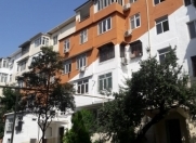 Satılır 2 otaqlı 60 m2 köhnə tikili Memar Əcəmi m.