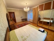 İcarəyə verilir 3 otaqlı 55 m2 köhnə tikili Elmlər Akademiyası m.