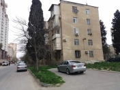 Satılır 2 otaqlı 48 m2 köhnə tikili Elmlər Akademiyası m.