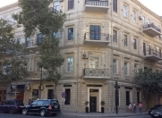 İcarəyə verilir 3 otaqlı 70 m2 köhnə tikili Sahil m.