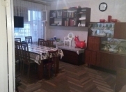 Satılır 2 otaqlı 67 m2 köhnə tikili Qara Qarayev m.
