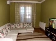 İcarəyə verilir 2 otaqlı 65 m2 köhnə tikili Sahil m.
