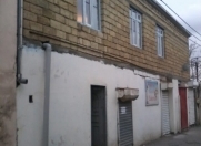 Satılır 6 otaqlı 400 m2 həyət evi İnşaatçılar m.