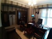 Satılır 3 otaqlı 111 m2 ofis Memar Əcəmi m.