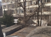 Satılır 1 otaqlı 42 m2 köhnə tikili Ayna Sultanova heykəli