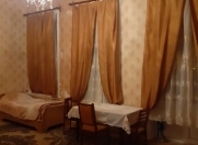 Satılır 4 otaqlı 170 m2 köhnə tikili Sahil m.
