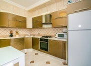 İcarəyə verilir 5 otaqlı 230 m2 yeni tikili Sahil m.