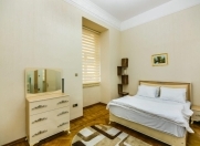 İcarəyə verilir 3 otaqlı 110 m2 köhnə tikili Sahil m.