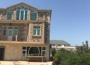 İcarəyə verilir 5 otaqlı 300 m2 bağ evi Novxanı