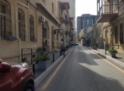 İcarəyə verilir 3 otaqlı 45 m2 köhnə tikili Sahil m.