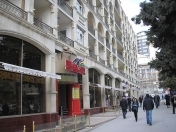 İcarəyə verilir 2 otaqlı 70 m2 köhnə tikili Nizami m.