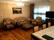 Satılır 5 otaqlı 125 m2 köhnə tikili İnşaatçılar m.
