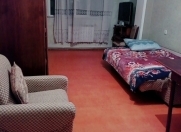 İcarəyə verilir 3 otaqlı 90 m2 köhnə tikili Yeni Yasamal