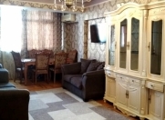 İcarəyə verilir 3 otaqlı 75 m2 köhnə tikili Elmlər Akademiyası m.