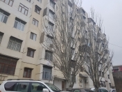 Satılır 3 otaqlı 80 m2 köhnə tikili Memar Əcəmi m.