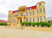 Satılır 8 otaqlı 1000 m2 bağ evi Novxanı