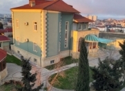 İcarəyə verilir 6 otaqlı 300 m2 həyət evi Badamdar