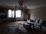 İcarəyə verilir 4 otaqlı 189 m2 yeni tikili 28 May m.