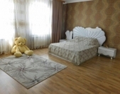 Satılır 5 otaqlı 270 m2 həyət evi Türkan