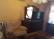 Satılır 2 otaqlı 70 m2 köhnə tikili 9 mkr