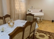 Satılır 5 otaqlı 117 m2 köhnə tikili Xalqlar Dostluğu m.