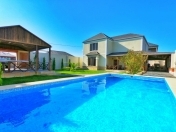 Satılır 5 otaqlı 280 m2 bağ evi Mərdəkan