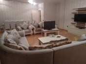 İcarəyə verilir 4 otaqlı 260 m2 yeni tikili Elmlər Akademiyası m.