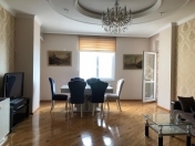 Satılır 4 otaqlı 170 m2 yeni tikili Nizami m.