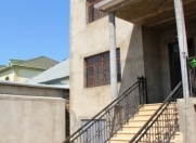Satılır 6 otaqlı 3.5 m2 həyət evi Qaraçuxur