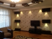 İcarəyə verilir 3 otaqlı 110 m2 yeni tikili Nizami m.