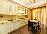 İcarəyə verilir 4 otaqlı 220 m2 yeni tikili Sahil m.