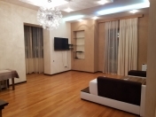 İcarəyə verilir 3 otaqlı 200 m2 yeni tikili Sahil m.