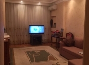 İcarəyə verilir 2 otaqlı 67 m2 köhnə tikili Nizami m.