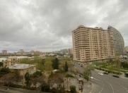 Satılır 4 otaqlı 84 m2 köhnə tikili Heydər Əliyev Mərkəzi