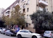 Satılır 2 otaqlı 58 m2 köhnə tikili Nizami m.