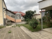 Satılır 9 otaqlı 700 m2 həyət evi Quba