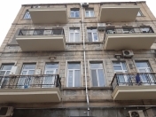Satılır 1 otaqlı 30 m2 köhnə tikili 28 May m.