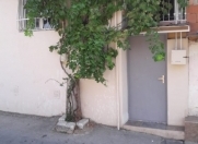 Satılır 2 otaqlı 65 m2 həyət evi Yasamal r.