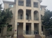 İcarəyə verilir 4 otaqlı 560 m2 bağ evi Novxanı