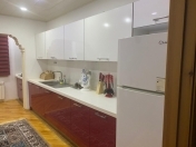 İcarəyə verilir 2 otaqlı 75 m2 köhnə tikili Nəsimi m.