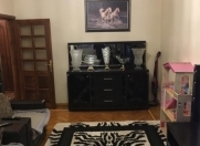 Satılır 4 otaqlı 140 m2 köhnə tikili 8 mkr