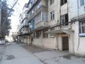 Satılır 2 otaqlı 50 m2 köhnə tikili Elit ticarət mərkəzi