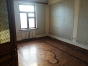 İcarəyə verilir 3 otaqlı 75 m2 köhnə tikili Yasamal r.